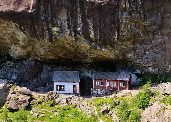 Apartment Buveien 158, I Andre Etasje Med Nydelig Utsikt